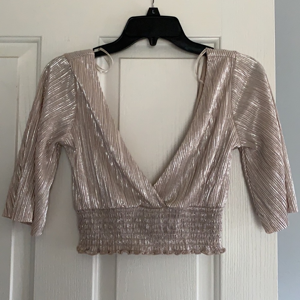 FUN Cropped metallic top